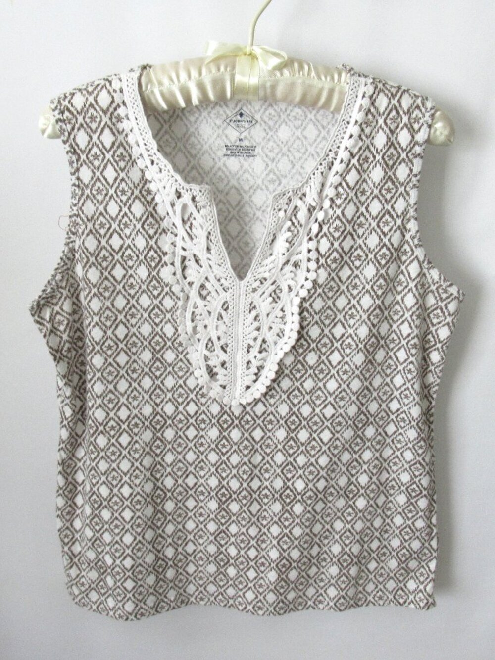 St. John's Bay brown white notch neck geo crochet trim sleeveless tee *Sz M*